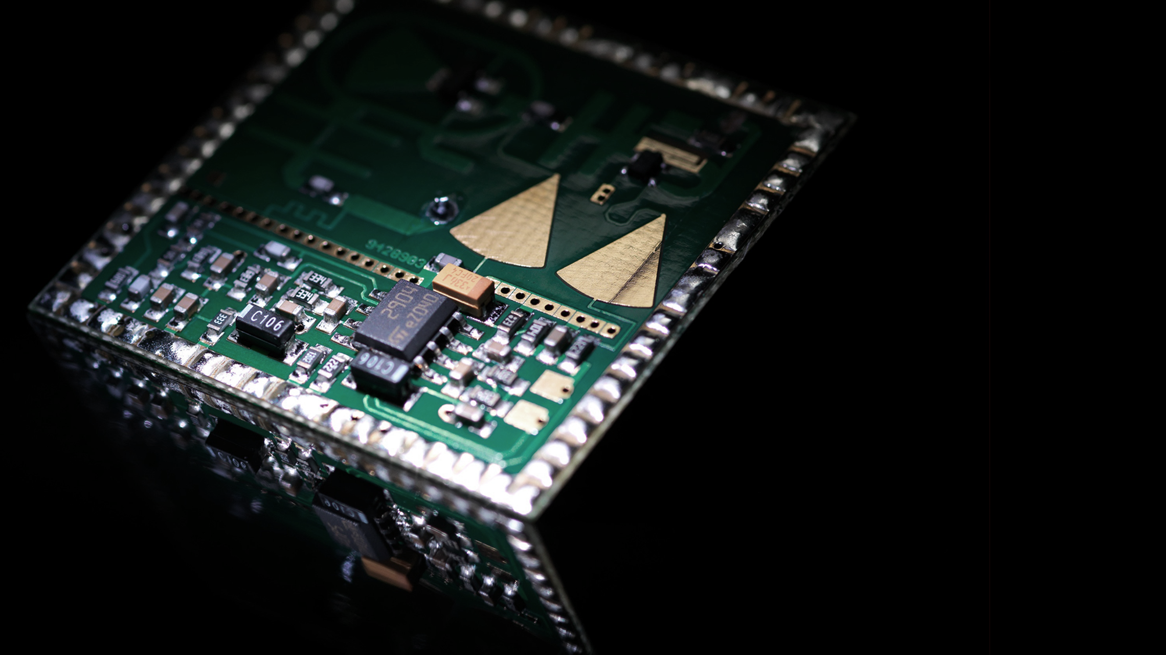 Solutions_Startseite_Teaser_Platine Solutions_Startseite_Teaser_Platine